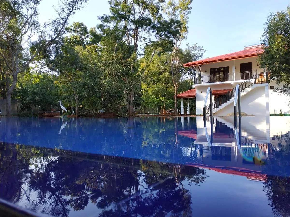 Sigiriya Cashew Palace Resort Daganapothaha 5*,