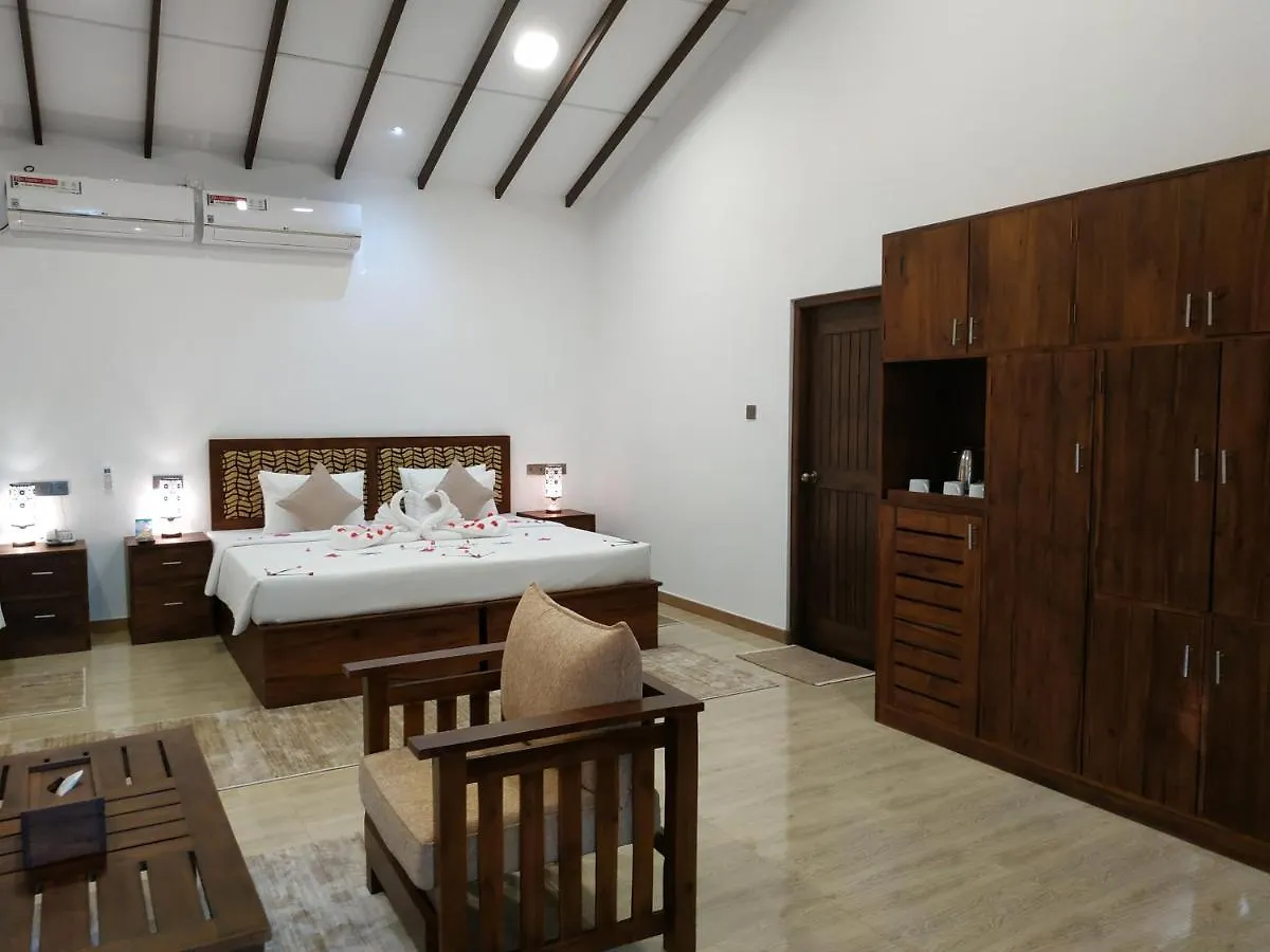 Sigiriya Cashew Palace Resort Daganapothaha 5*,